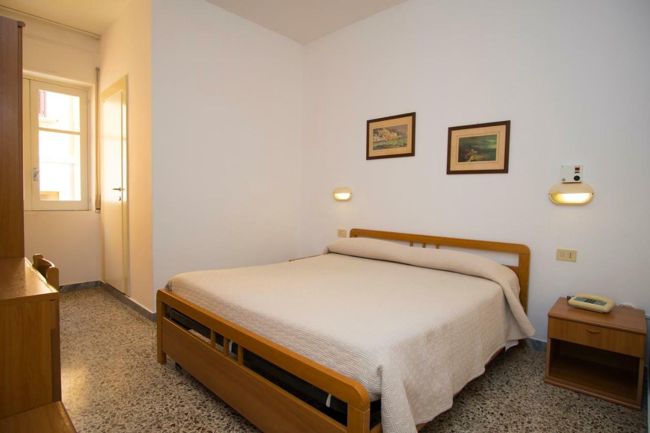 Delfino Hotel Marina di Camerota Ngoại thất bức ảnh